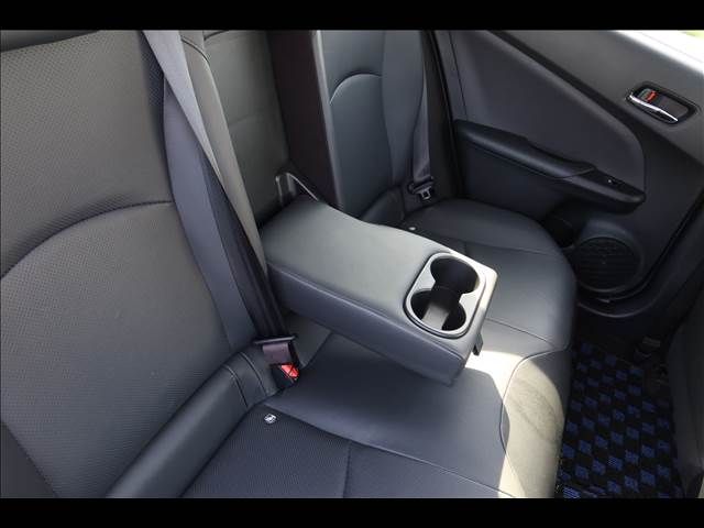 PRIUS 4WD