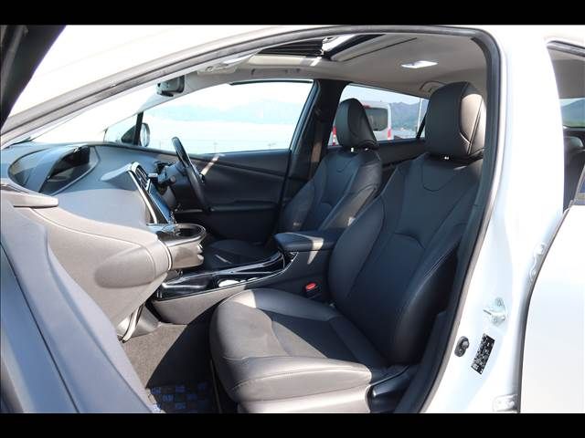 PRIUS 4WD