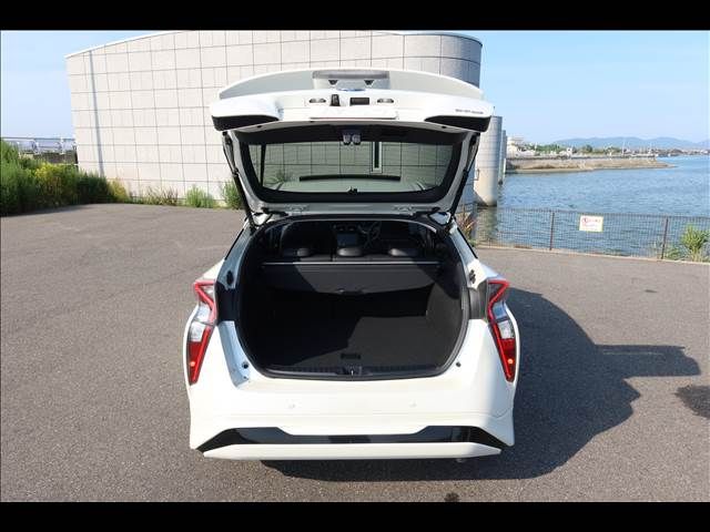 PRIUS 4WD