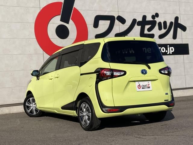 SIENTA HYBRID