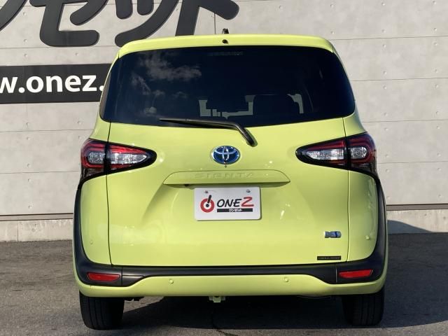 SIENTA HYBRID