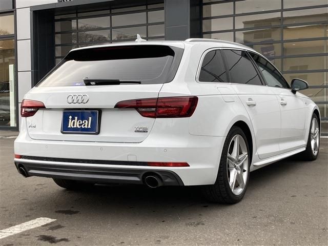 AUDI A4 AVANT