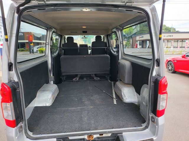 NV350 Caravan