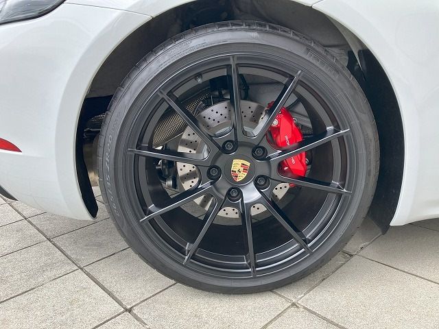 PORSCHE 718BOXSTER