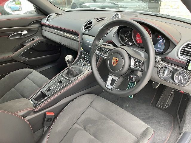 PORSCHE 718BOXSTER