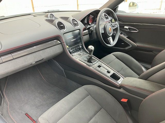 PORSCHE 718BOXSTER