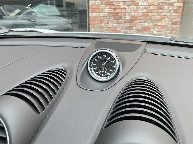 PORSCHE 718BOXSTER