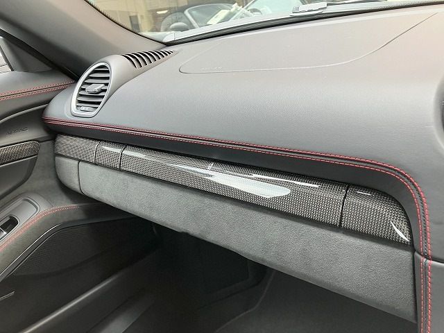 PORSCHE 718BOXSTER