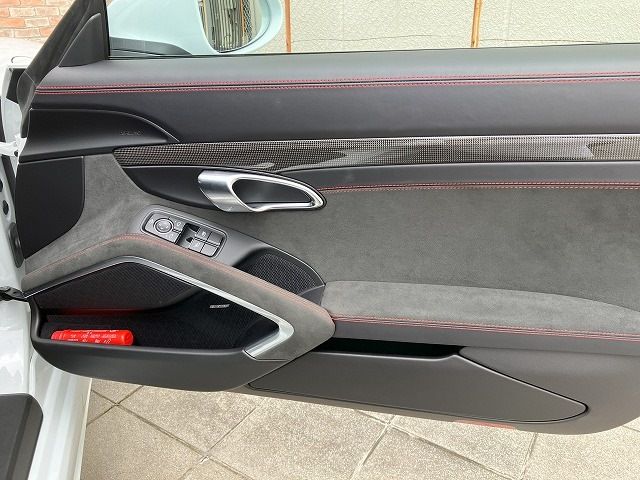 PORSCHE 718BOXSTER