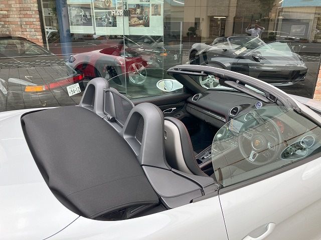PORSCHE 718BOXSTER