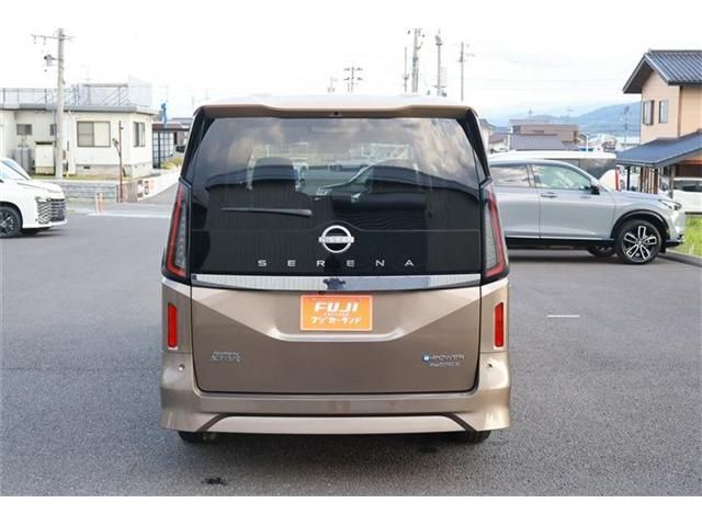 SERENA WG 4WD