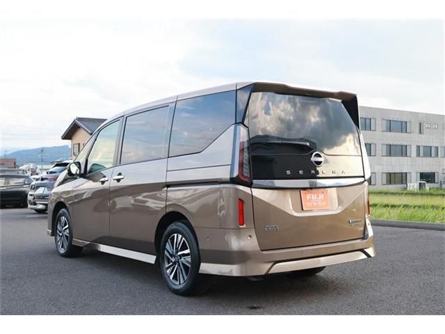 SERENA WG 4WD