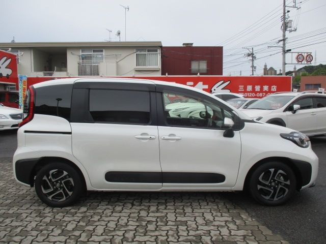 SIENTA HYBRID