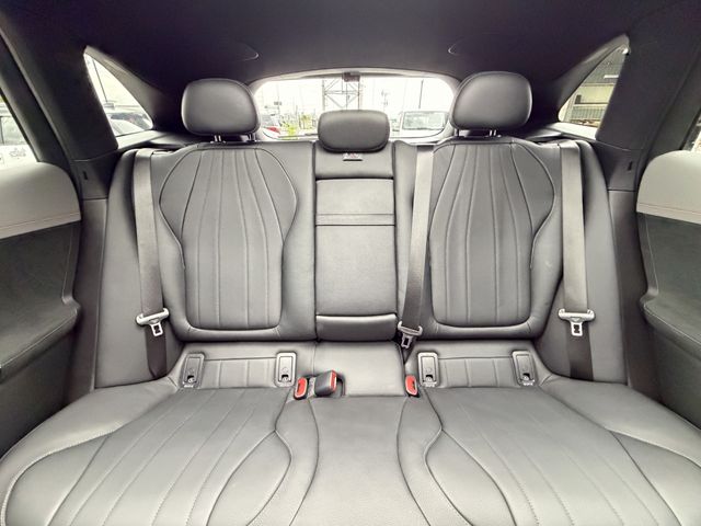 MERCEDES BENZ EQE SUV