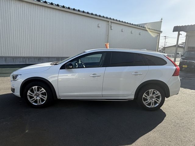 VOLVO V60 CROSS COUNTRY