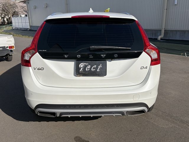 VOLVO V60 CROSS COUNTRY
