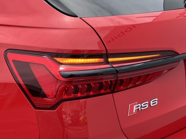 AUDI RS6 AVANT