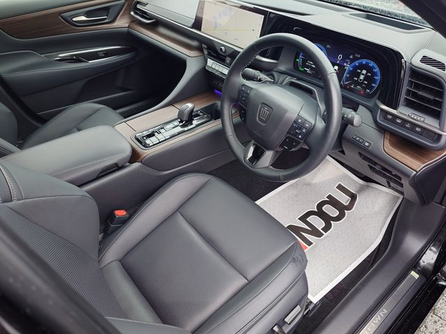 CROWN sedan hybrid