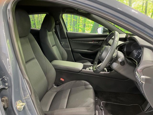 MAZDA3 FASTBACK