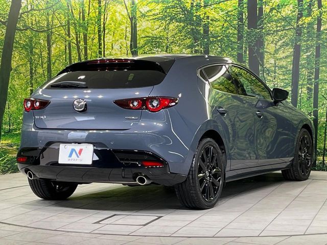 MAZDA3 FASTBACK