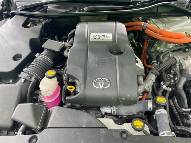 CROWN sedan hybrid