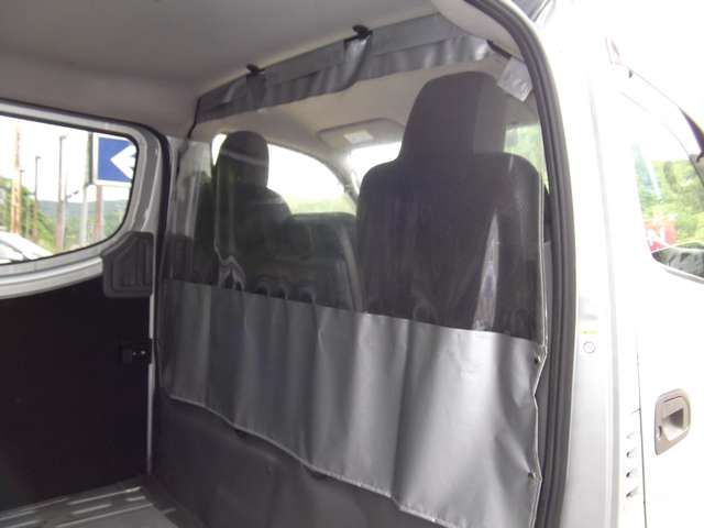 NV350 CARAVAN 4WD