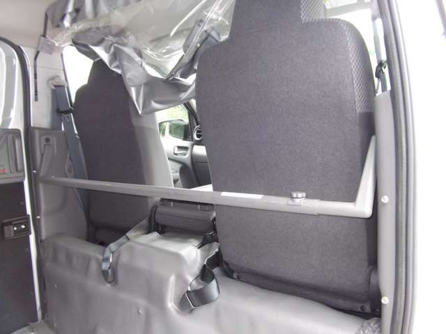 NV350 CARAVAN 4WD