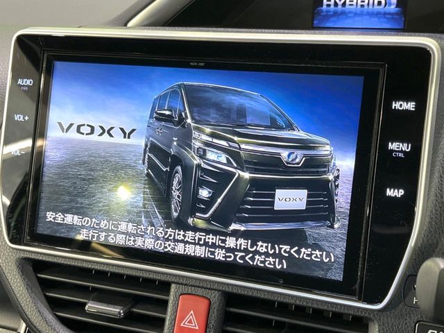 VOXY HYBRID