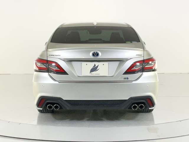 CROWN sedan hybrid