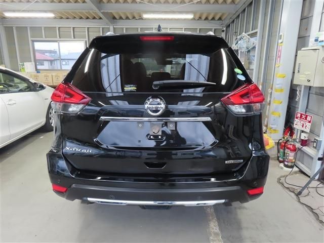 X-TRAIL HYBRID 4WD