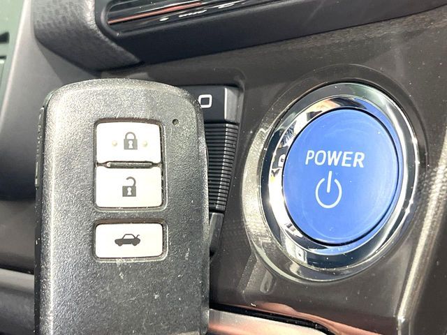 CROWN sedan hybrid 4WD