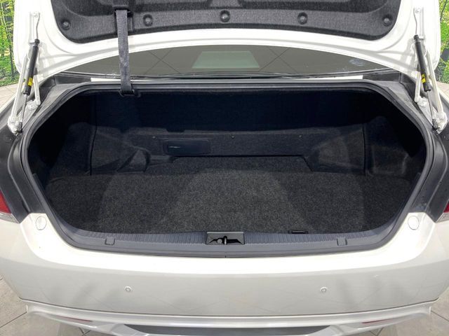 CROWN sedan hybrid 4WD
