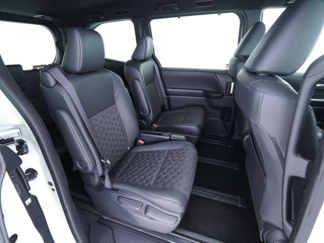 VOXY HYBRID 4WD