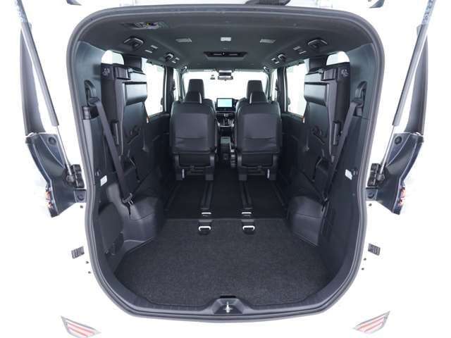 VOXY HYBRID 4WD