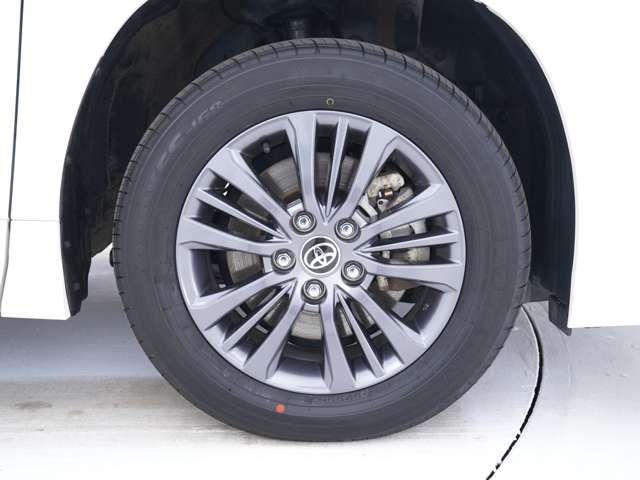 VOXY HYBRID 4WD