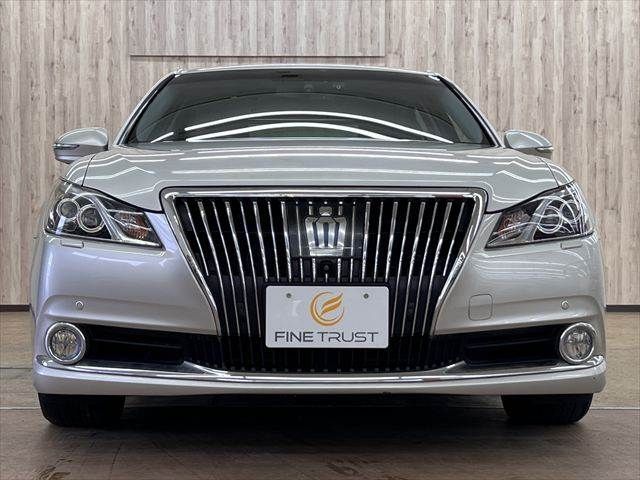 CROWN MAJESTA HYBRID