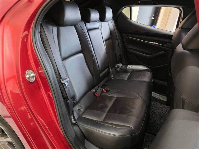 MAZDA3 FASTBACK