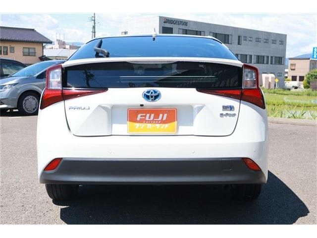 PRIUS 4WD