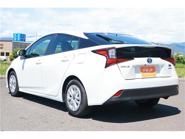 PRIUS 4WD