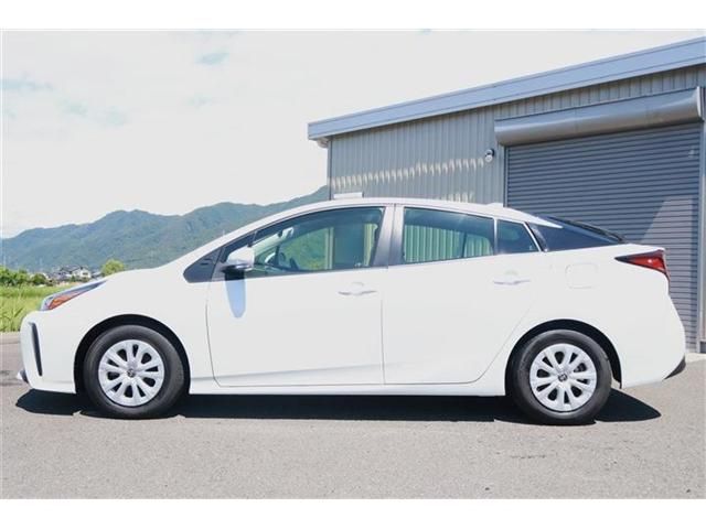 PRIUS 4WD