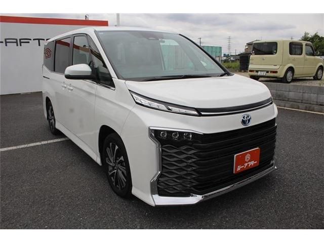 VOXY HYBRID