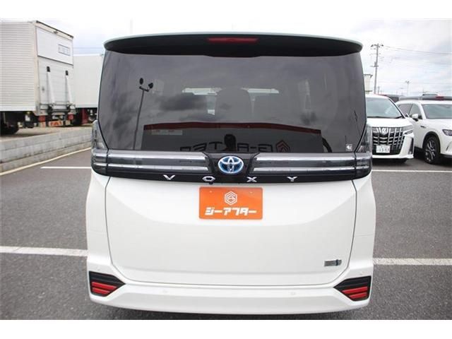 VOXY HYBRID