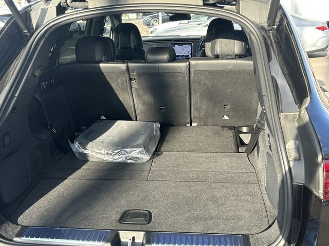 MERCEDES-BENZ EQS SUV