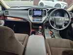CROWN sedan
