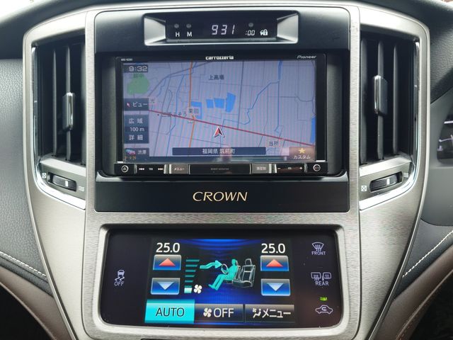 CROWN sedan