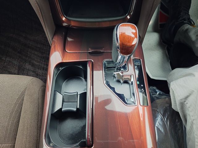 CROWN sedan