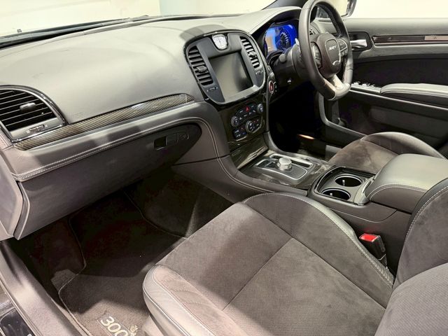 CHRYSLER 300