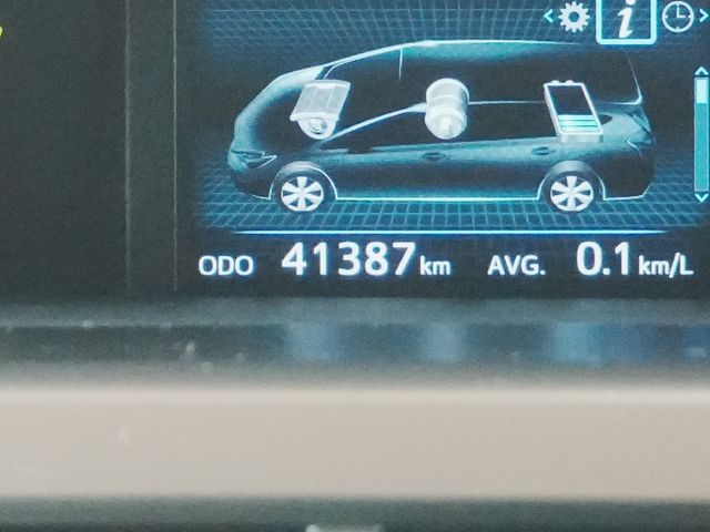 PRIUS Alpha