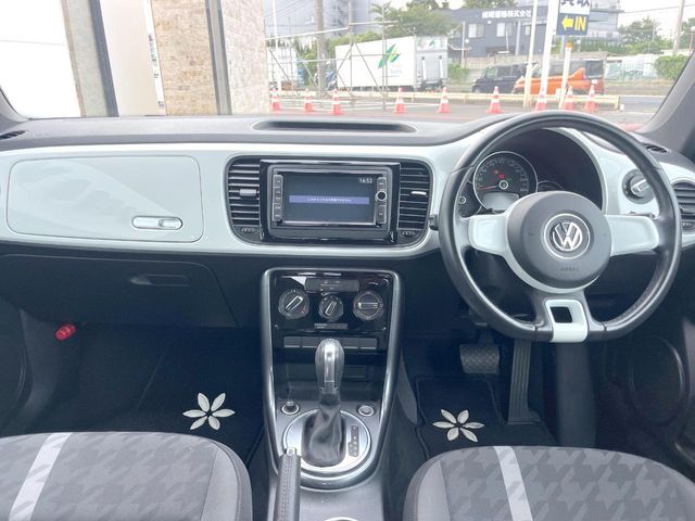 VOLKSWAGEN The BEETLE