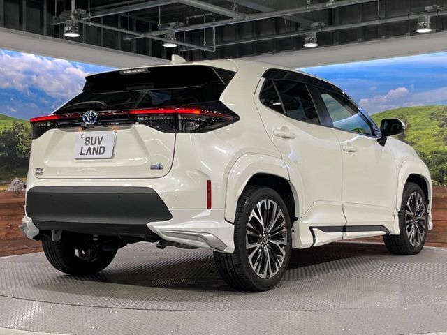 YARIS CROSS HYBRID